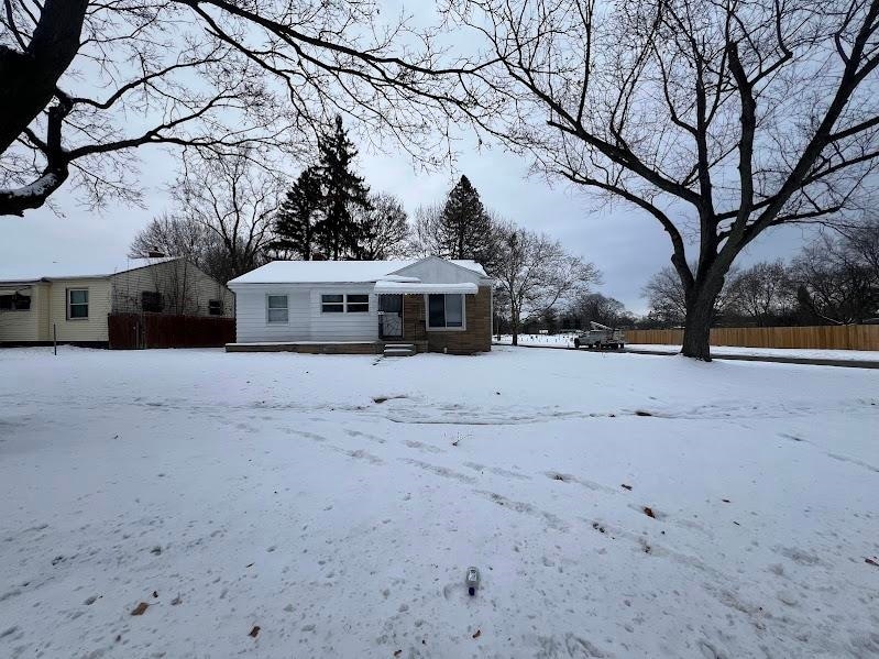 4702 Warrington Dr, Flint, MI 48504 - photo 1