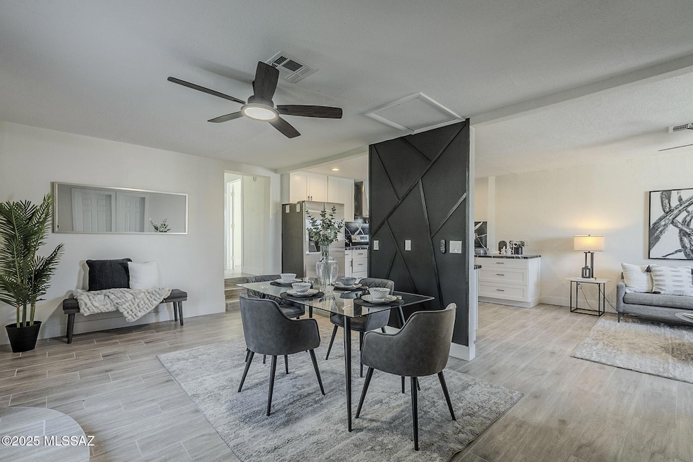 8644 W Mountain View Rd, Peoria, AZ 85345 - photo 1