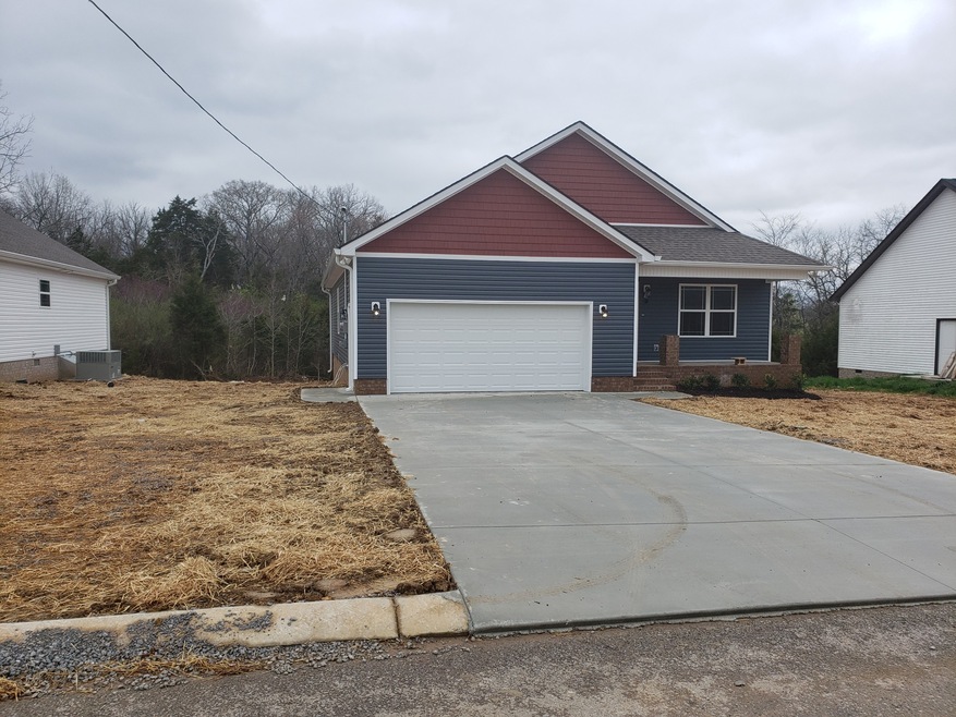 112 Lexington Cove Blvd, Shelbyville, TN 37160 - photo 1