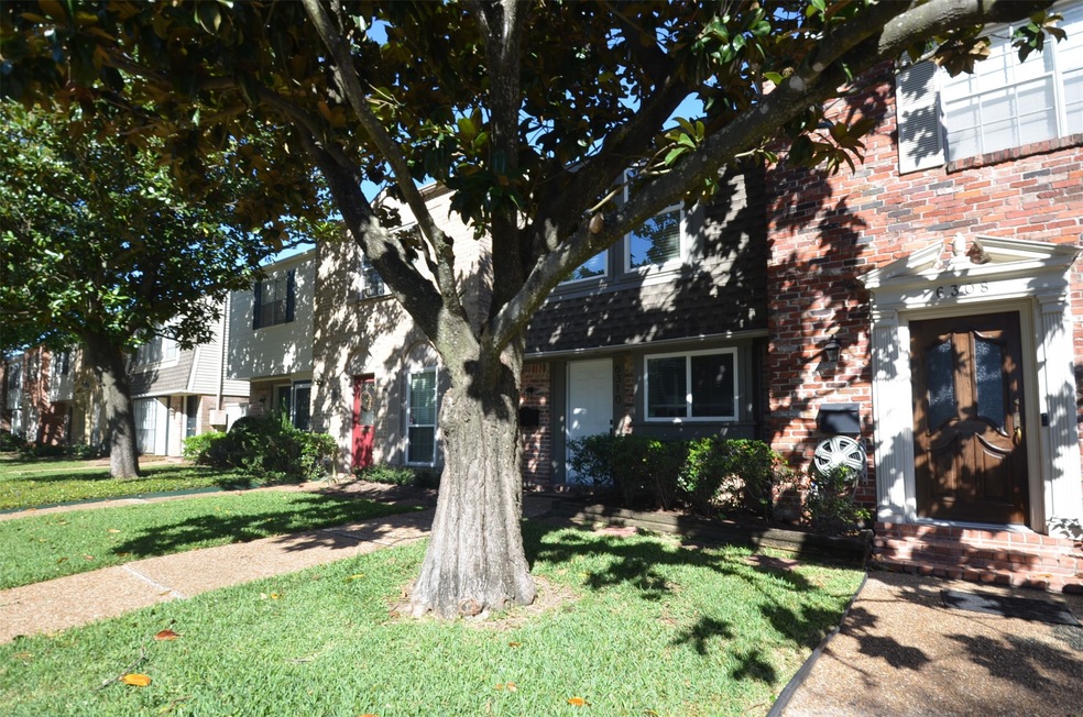 6310 Chevy Chase Dr unit 5, Houston, TX 77057 - photo 1