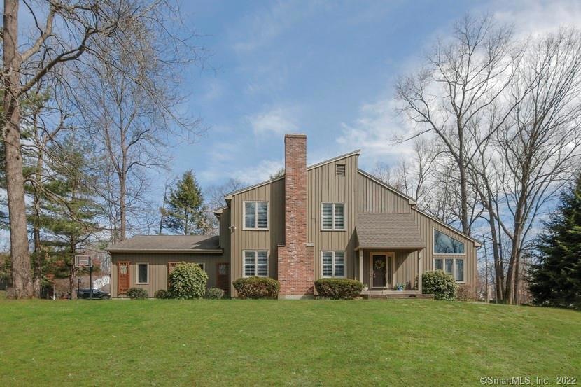 2 Deepwood Dr, Farmington, CT 06032 - photo 1