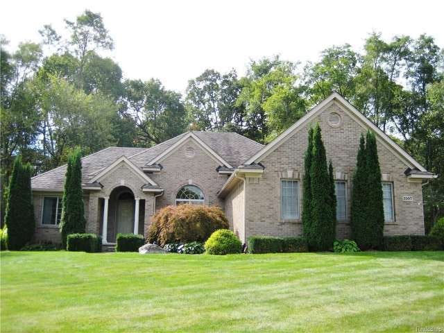 3107 Ridley Way unit 6, Howell, MI 48843 - photo 1