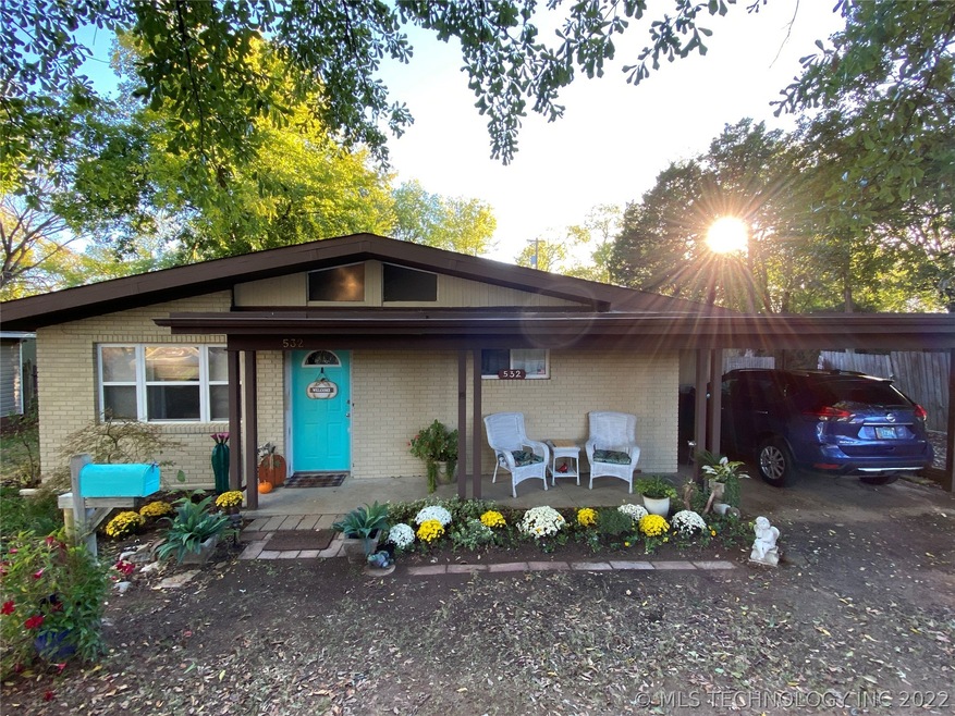 Beautiful Mid Century Modern with clean architectu