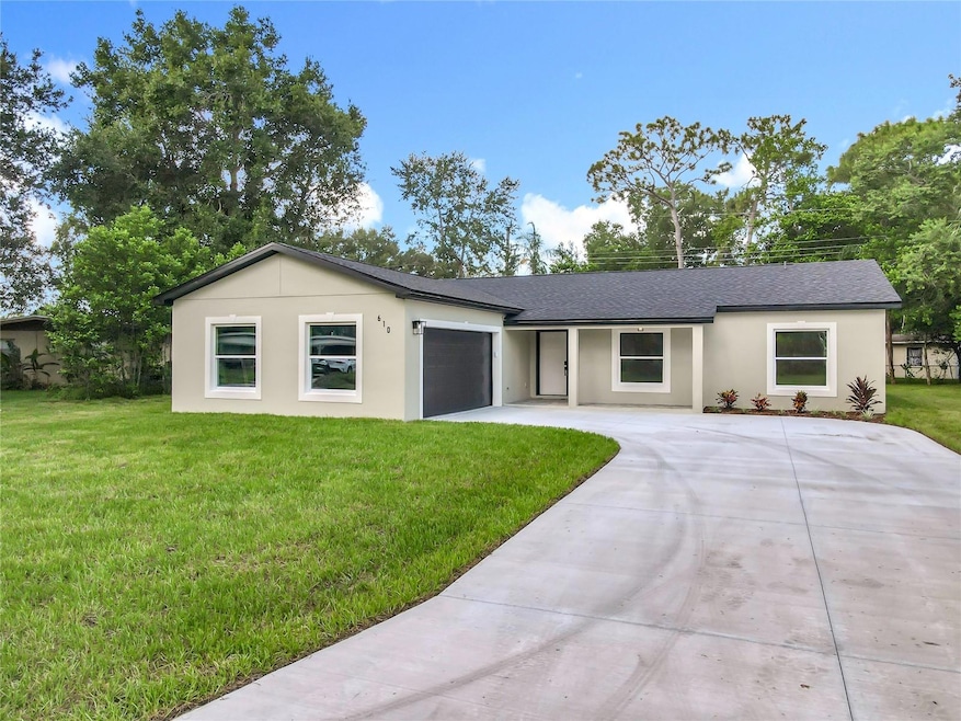 Pending $399,900 • Co-Listing Agent