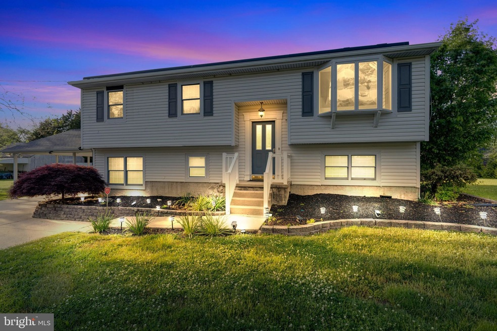 1078 Lexington Dr, Woodbury, NJ 08096 - photo 1