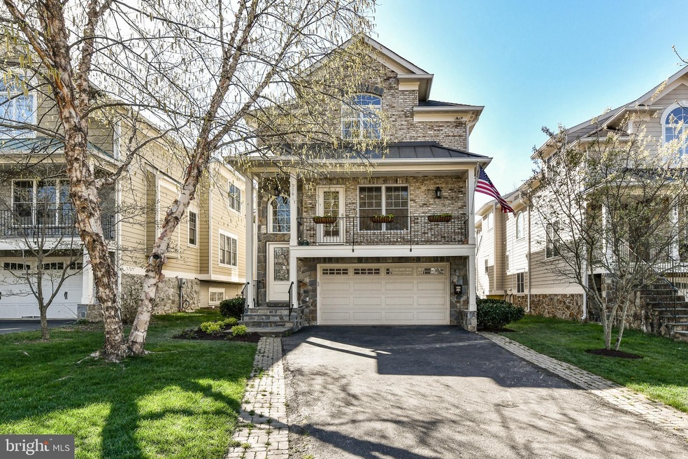 306 Pine St, Falls Church, VA 22046 - photo 1