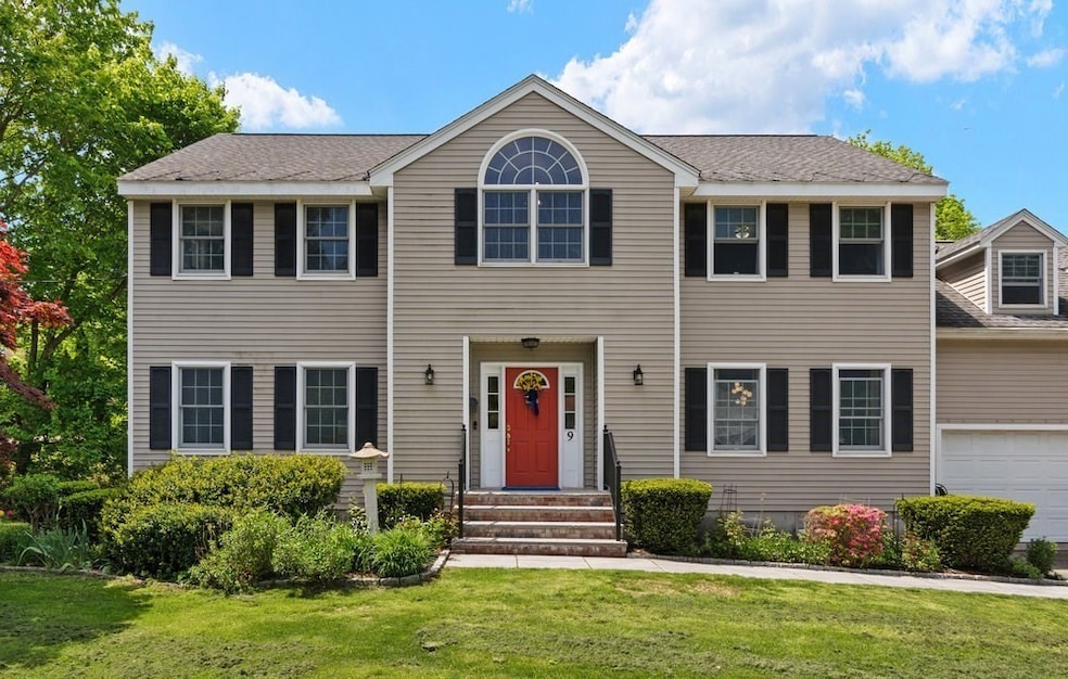 9 S Marble St, Stoneham, MA 02180 - photo 1