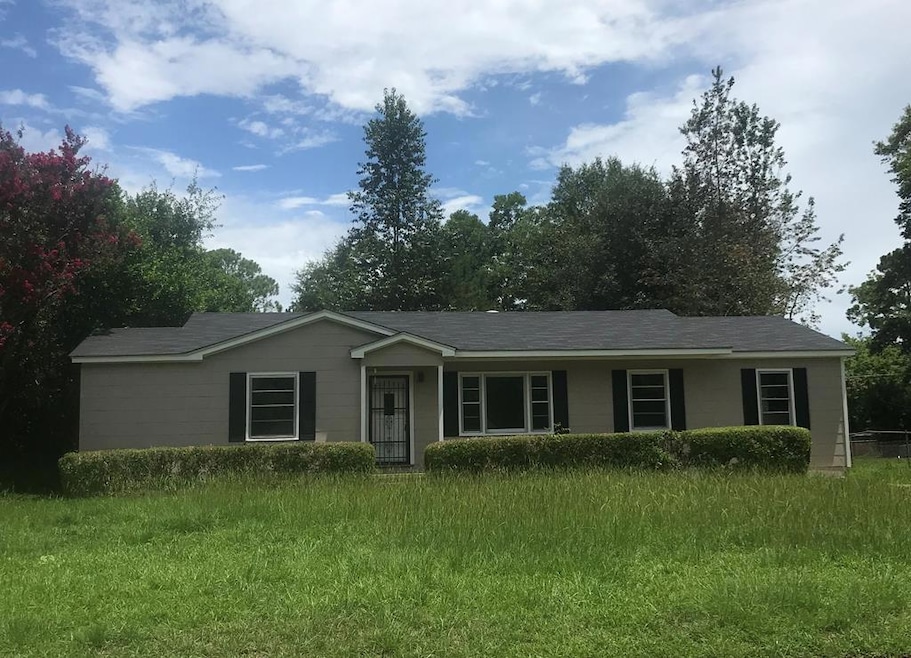 2017 Melrose Dr, Albany, GA 31707 - photo 1