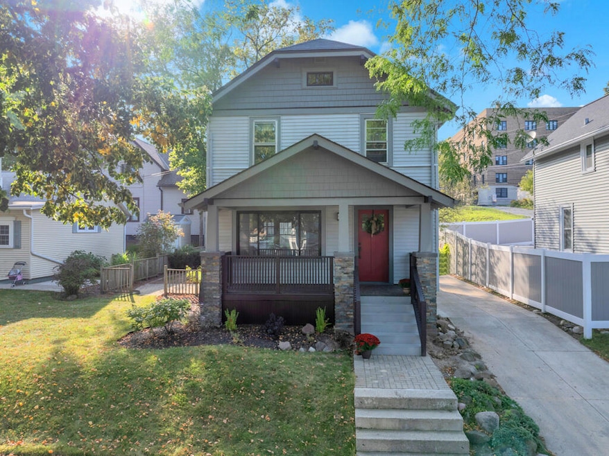 910 N 4th St, Sheboygan, WI 53081 - photo 1