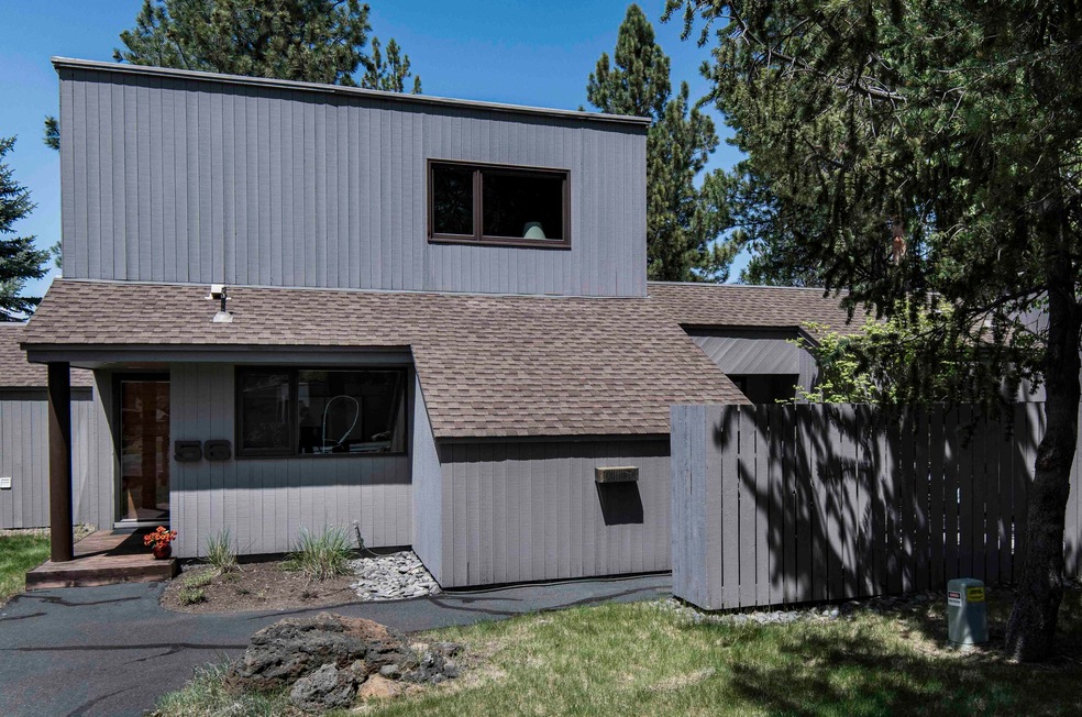 57256 Island Rd unit 56, Sunriver, OR 97707 - photo 1