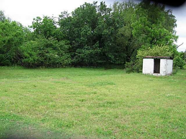 320 E 40th St, Shawnee, OK 74804 - photo 1