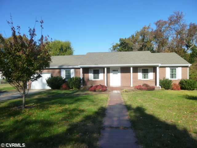 11310 Beaver Castle Rd, Hopewell, VA 23860 - photo 1