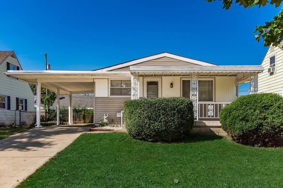 653 Roth Ave, Columbus, OH 43228 - photo 1