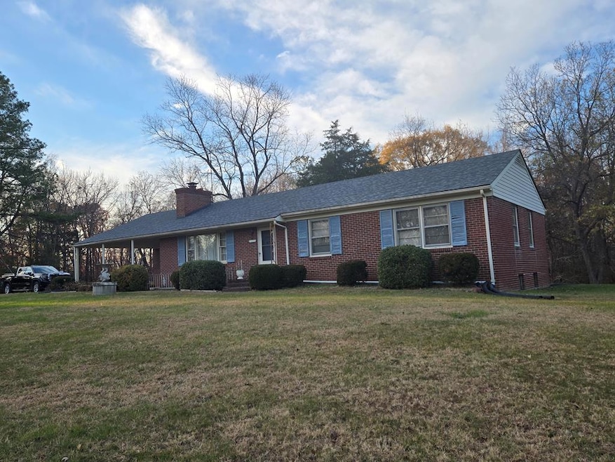 1700 Ward St, Farmville, VA 23901 - photo 1
