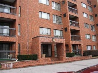 600 Naples Ct unit 505, Glenview, IL 60025 - photo 1