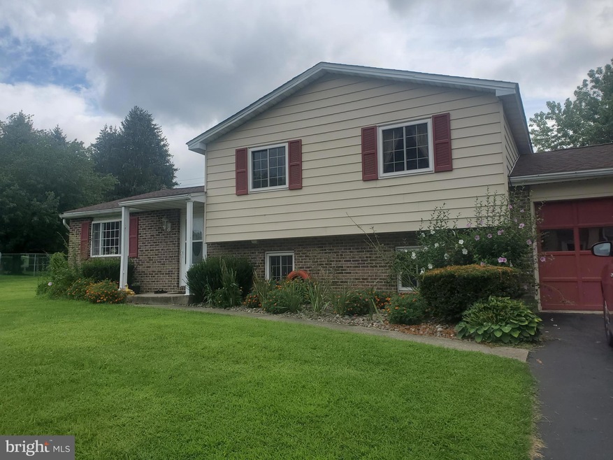 23 Poplar Dr, Reading, PA 19606 - photo 1