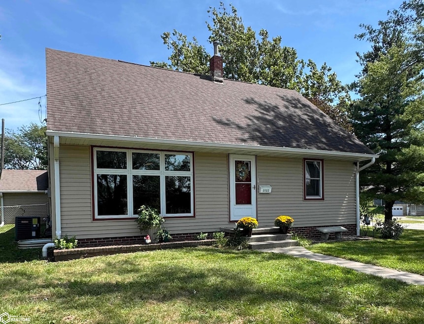 1011 Crest Dr, Creston, IA 50801 - photo 1