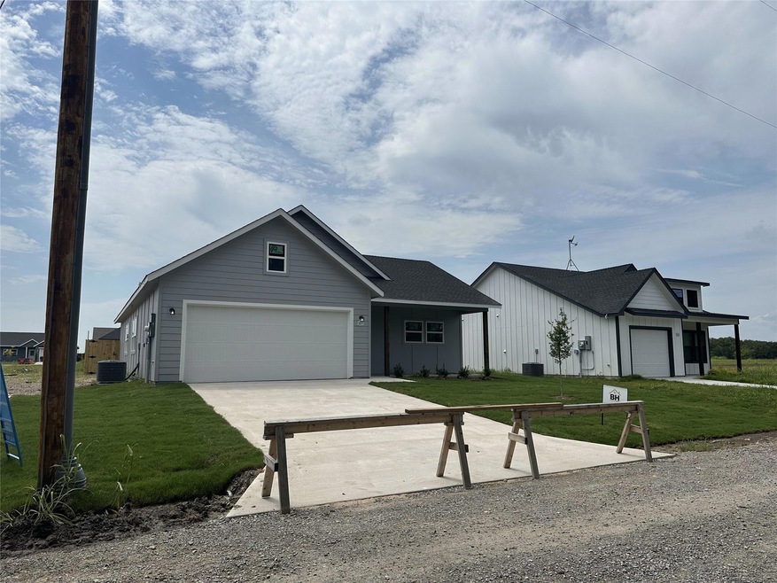 321 N Main, Randolph, TX 75475 - photo 1