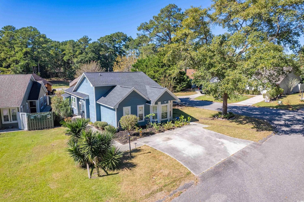 View of front of house featuring a front yard