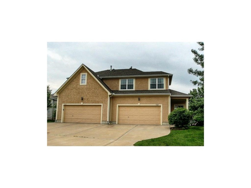 7337 Silverheel St, Shawnee, KS 66227 - photo 1