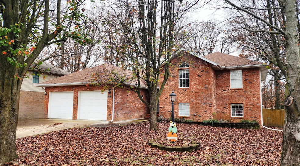 1019 Daniels St, Aurora, MO 65605 - photo 1