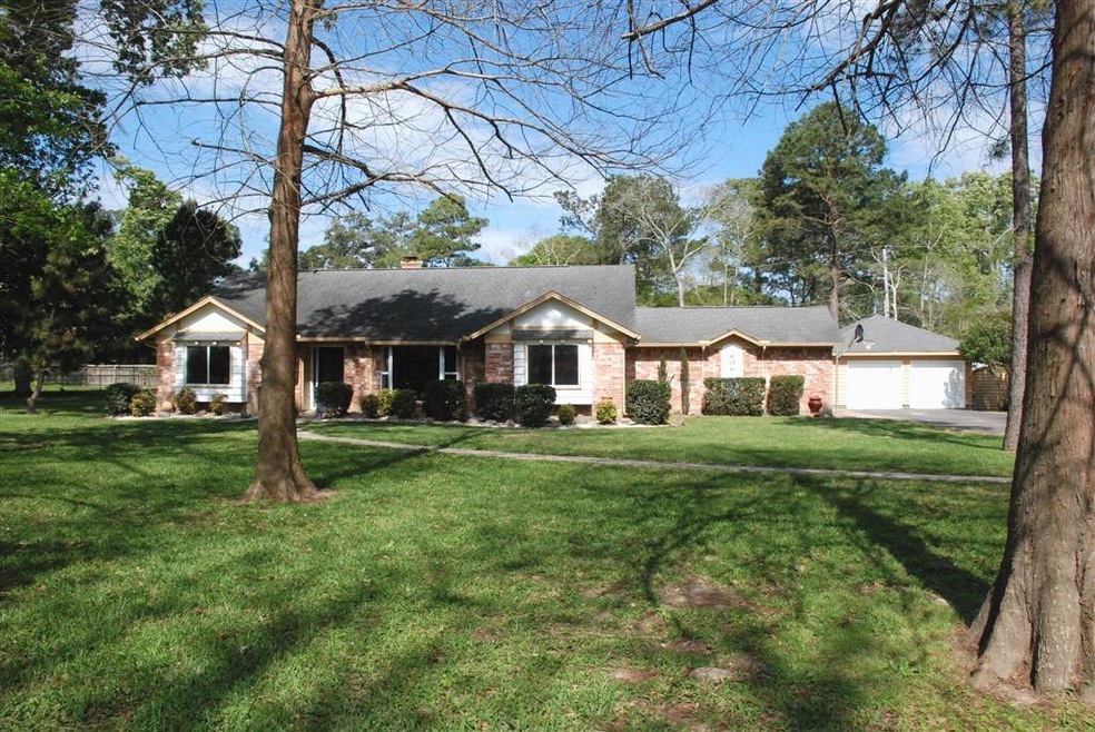 606 N Clear Creek Dr, Friendswood, TX 77546 - photo 1