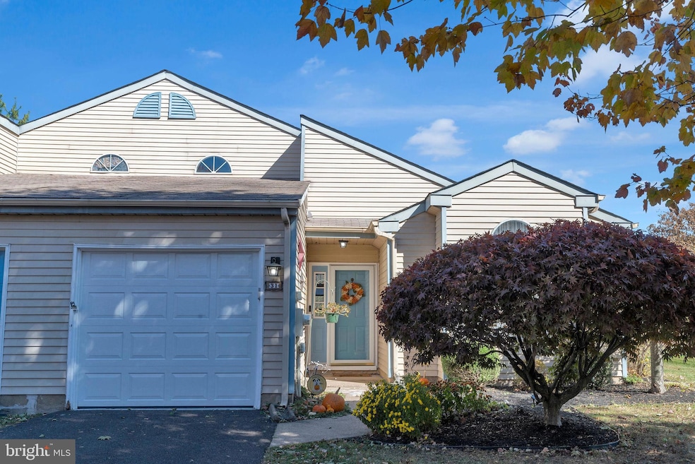 31 Kern Dr, Perkasie, PA 18944 - photo 1