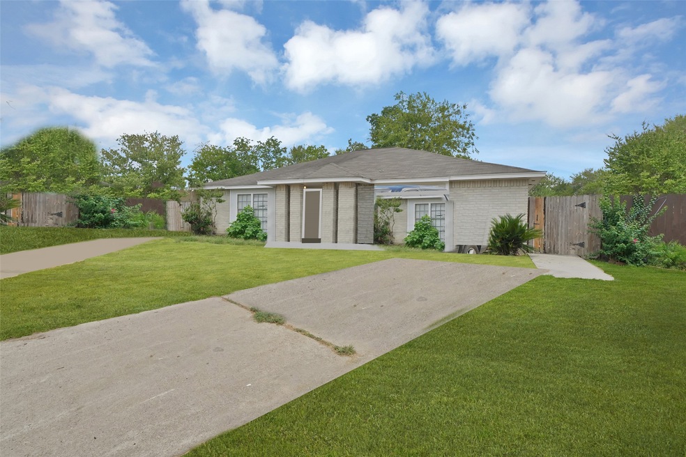 11018 Tridens Ct, Houston, TX 77086 - photo 1