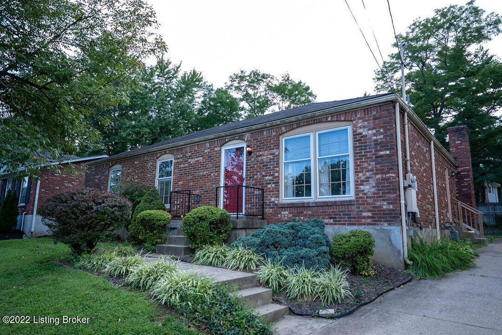 5414 Oakcreek Ln, Louisville, KY 40291 - photo 1