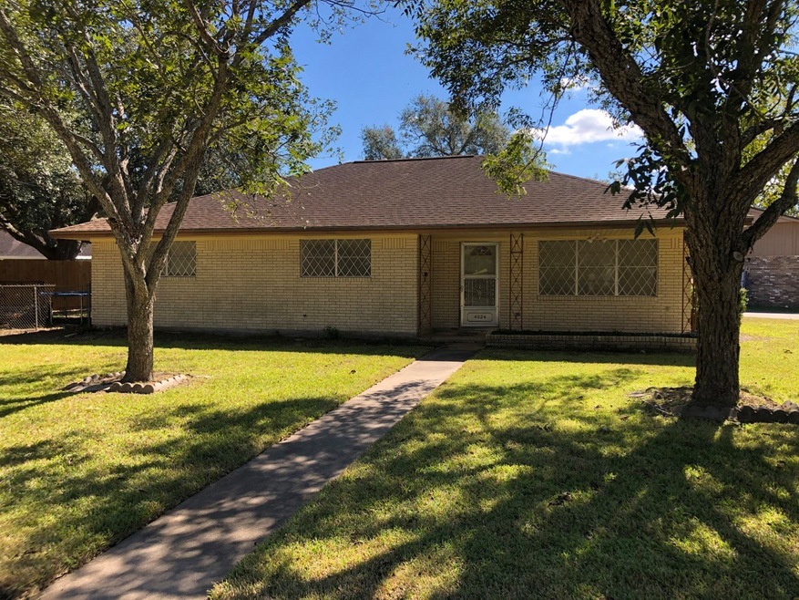 4024 Crescent Dr, Bay City, TX 77414 - photo 1