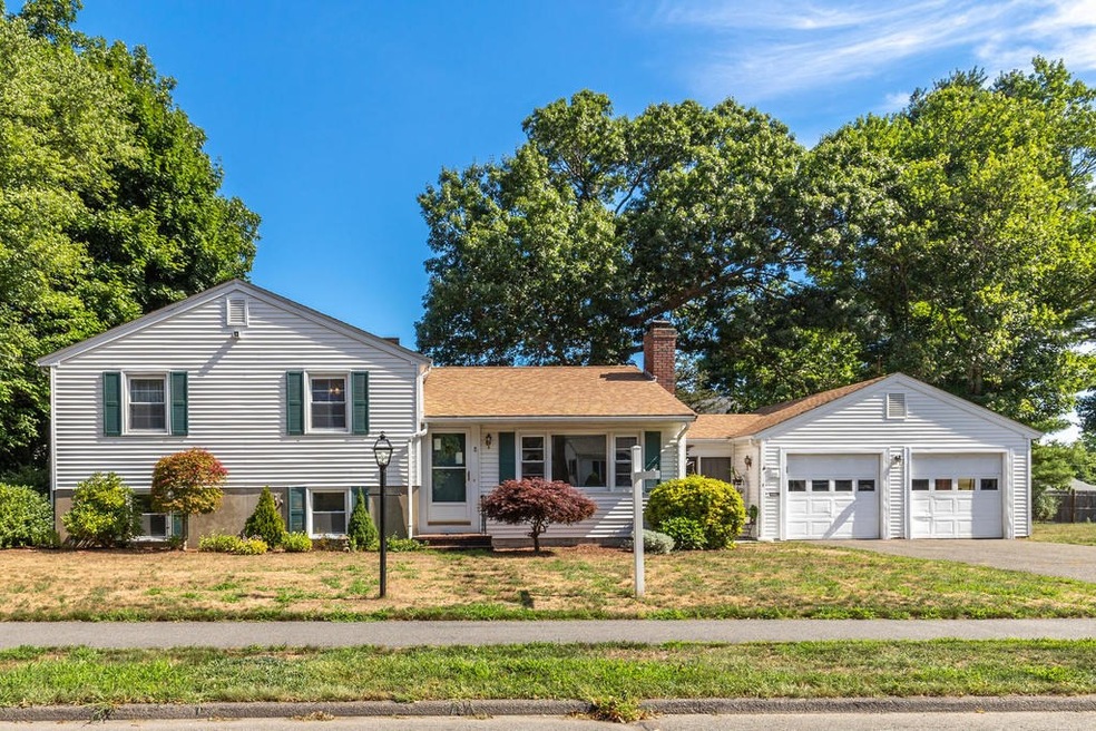 8 Morningside Dr, Danvers, MA 01923 - photo 1