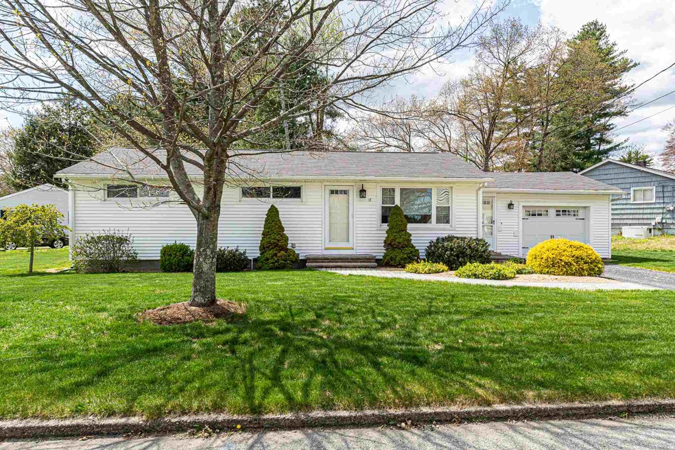 17 Greenlay St, Nashua, NH 03063 - photo 1