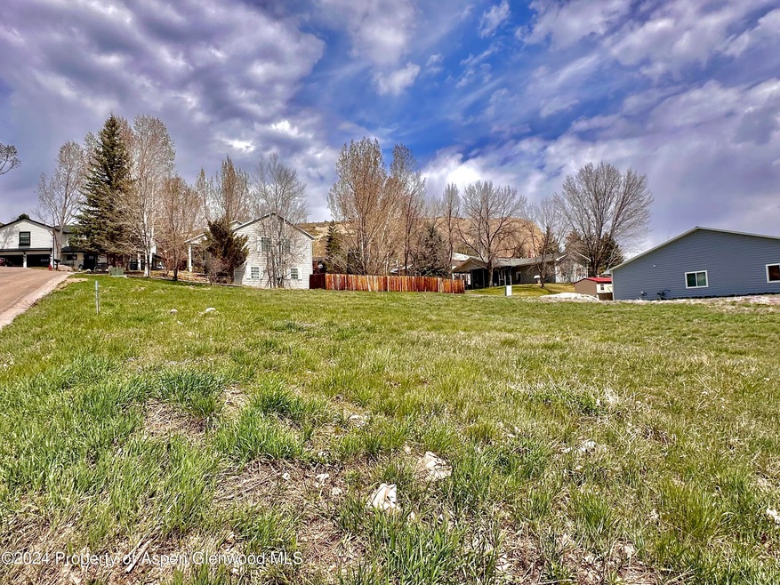 903 Steele Ct, Craig, CO 81625 - photo 1
