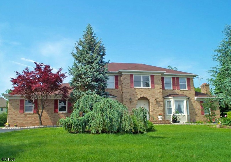 1036 Hillcrest Dr, Branchburg, NJ 08853 - photo 1