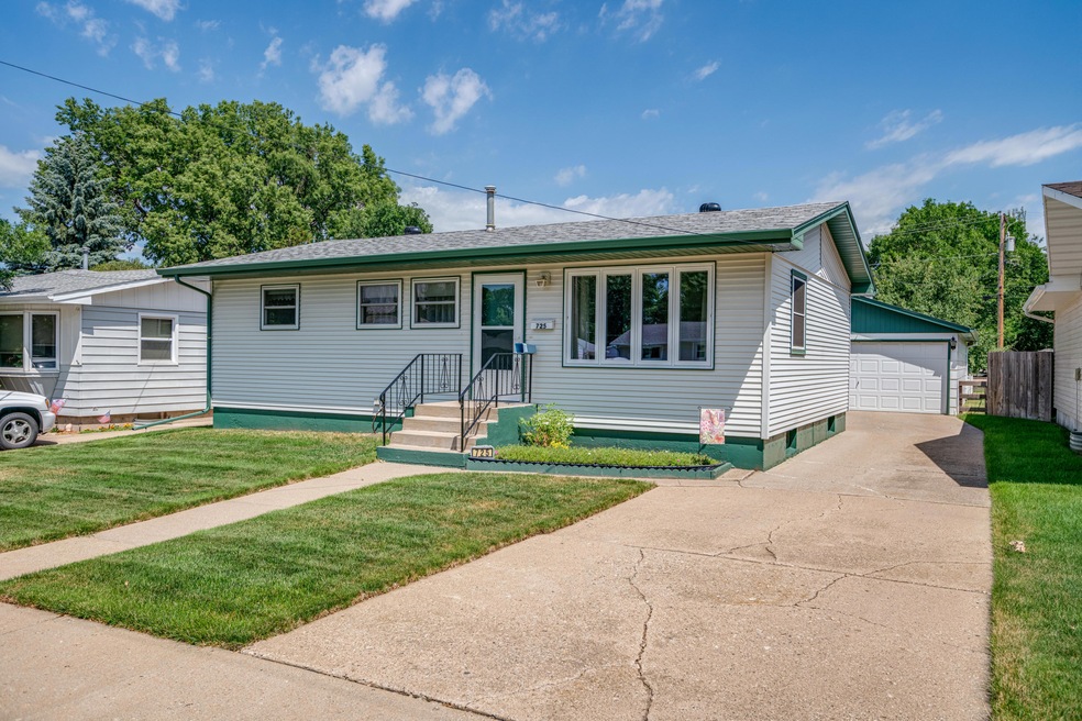 725S16thSt_0002