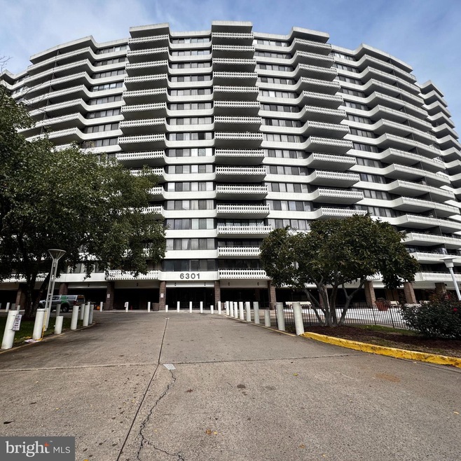 The Olympus unit 711, Alexandria, VA 22304 - photo 1