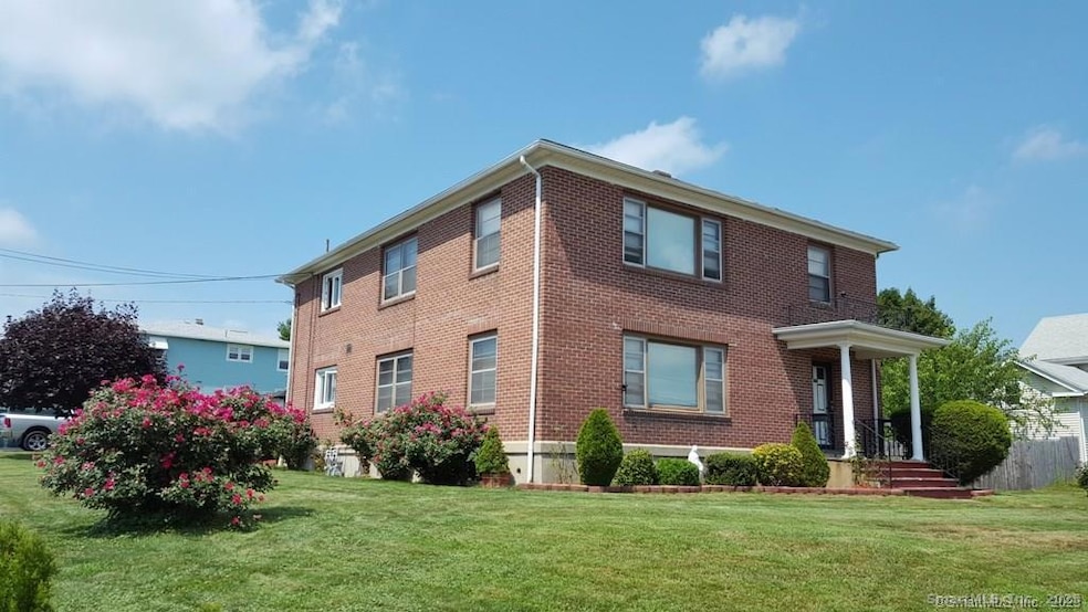 690 Highland Ave unit 1st Floor, Waterbury, CT 06708 - photo 1