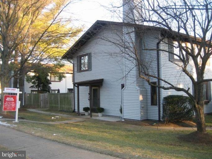 2570 Fox Ridge Ct unit 32, Woodbridge, VA 22192 - photo 1