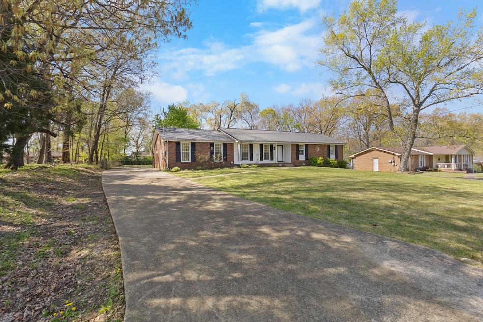 Sold $304,900