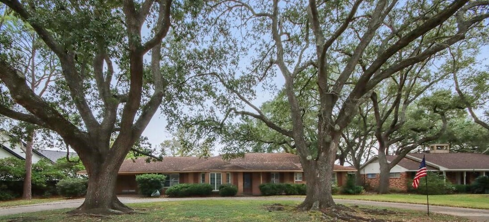 907 Gondola St, Sugar Land, TX 77478 - photo 1