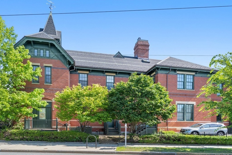 453 Trapelo Rd unit 2, Belmont, MA 02478 - photo 1