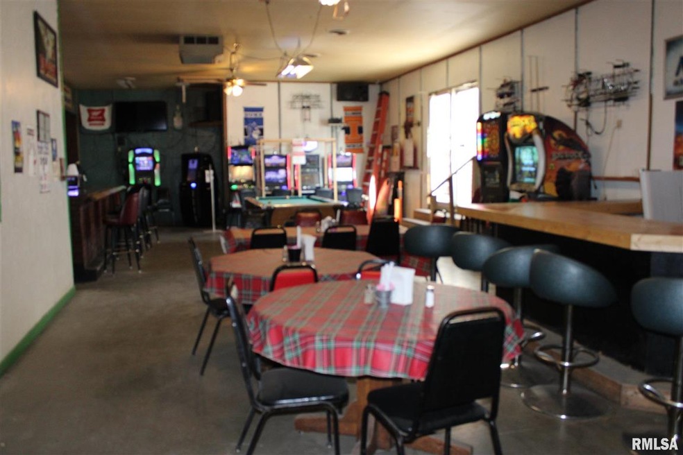 118 S Main St, Virginia, IL 62691 - photo 1