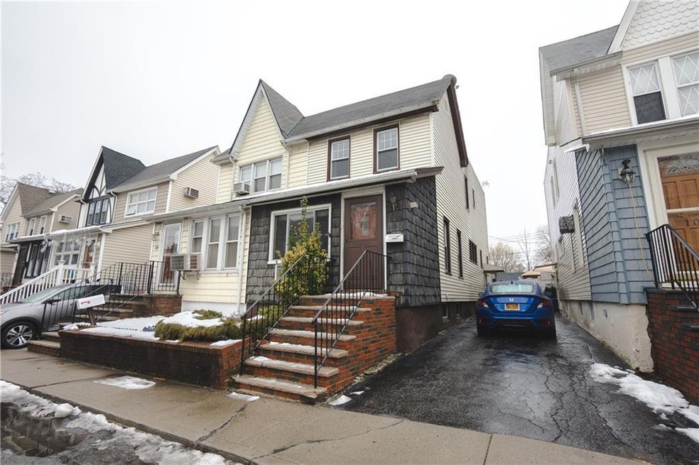 102 Delafield Place, Staten Island, NY 10310 - photo 1