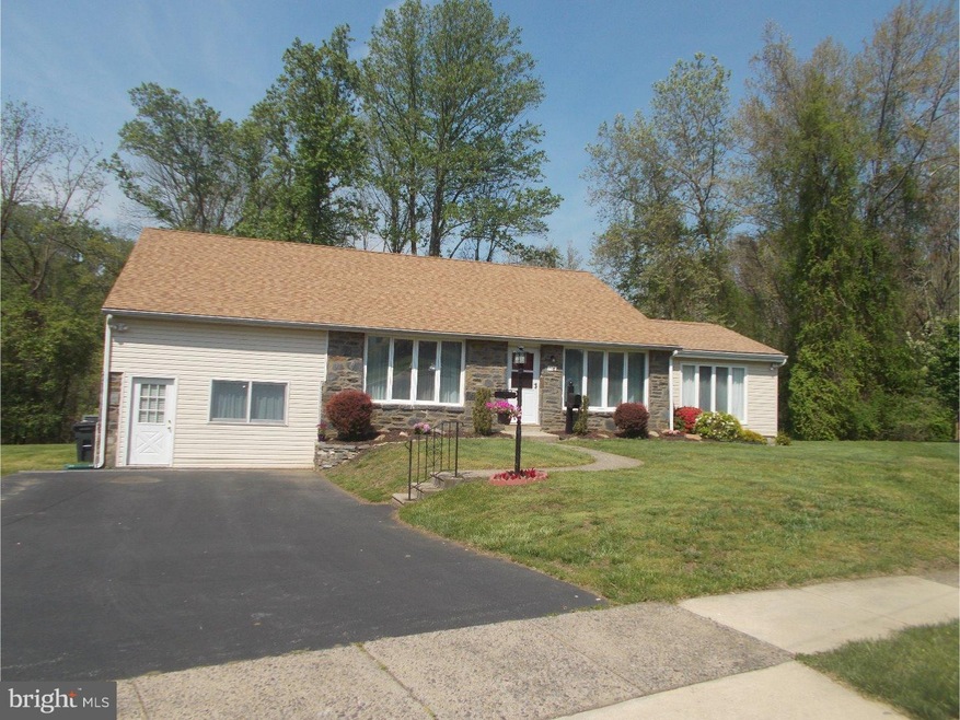 118 Cambridge Rd, Broomall, PA 19008 - photo 1