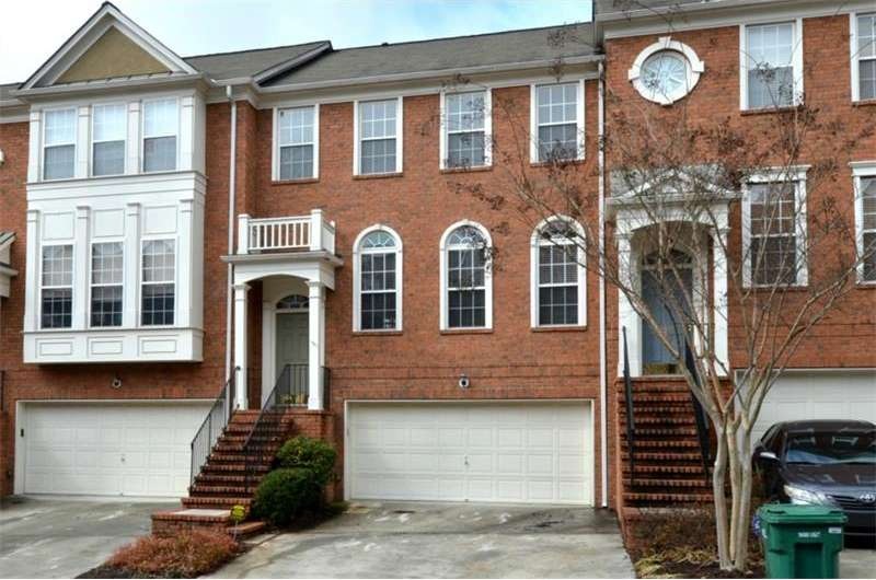 Beautiful brick exterior in Chadsworth!
