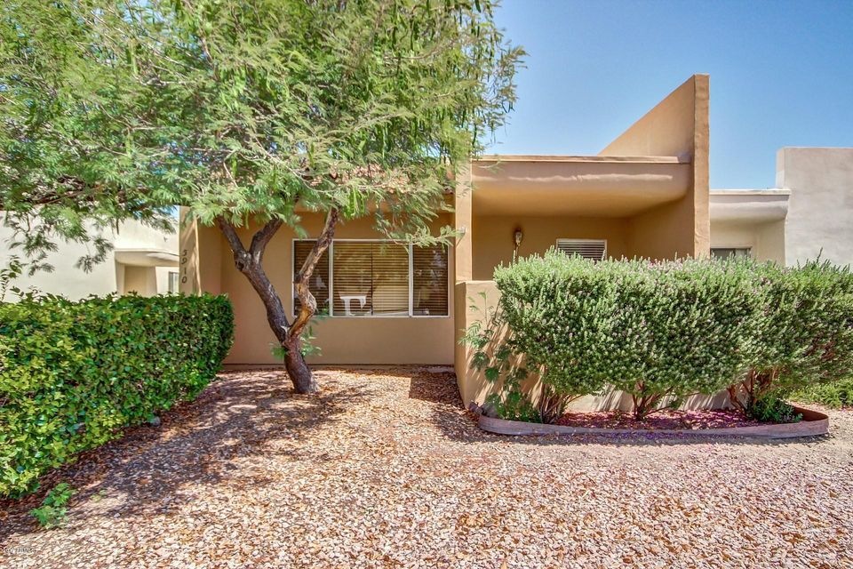 5910 E Norwood