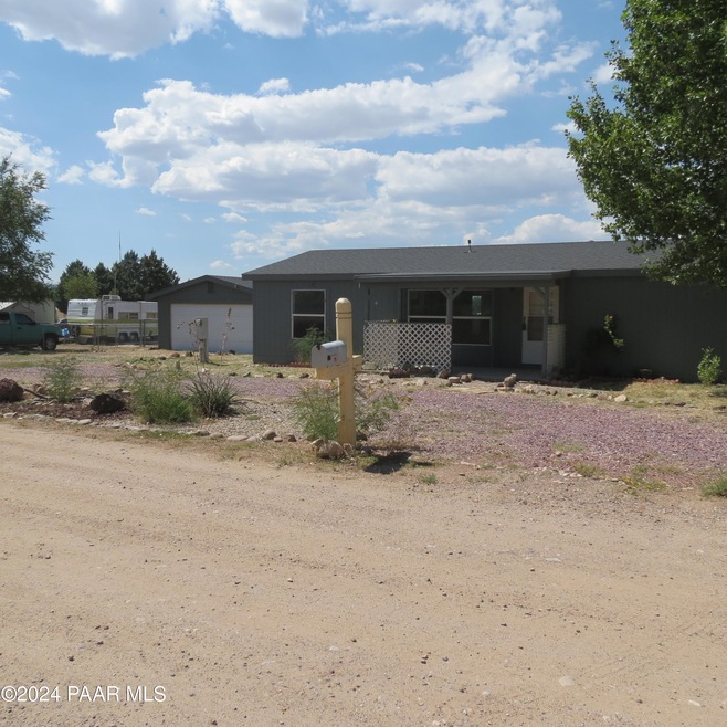 24200 N Bourbon Aly, Paulden, AZ 86334 - photo 1