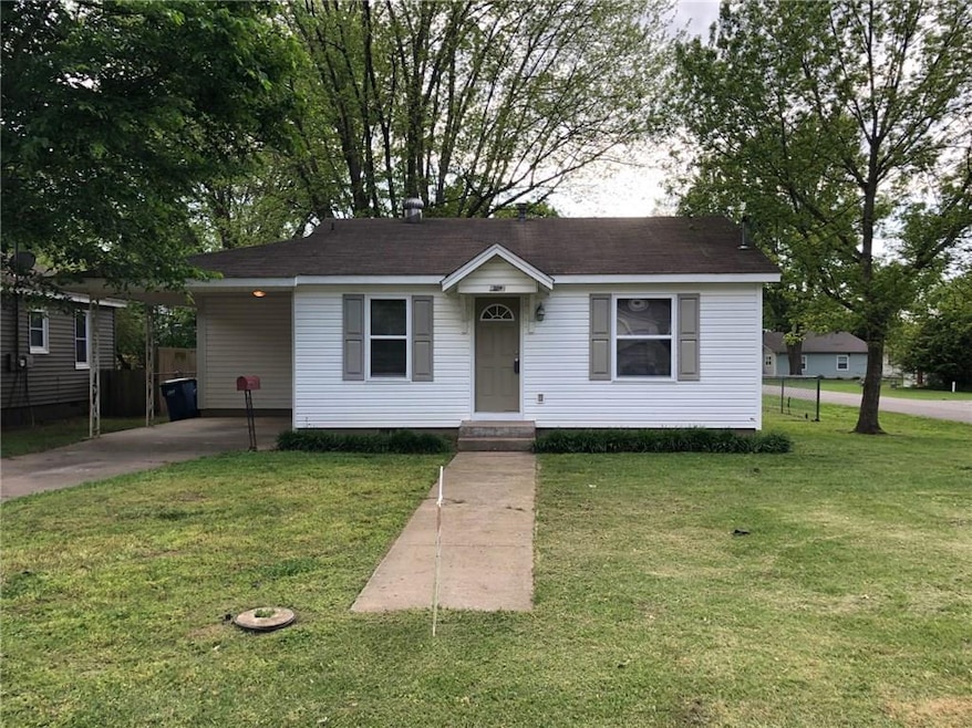 709 NW B St, Bentonville, AR 72712 - photo 1