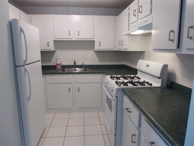 130 Mammoth Rd unit 414, Hooksett, NH 03106 - photo 1