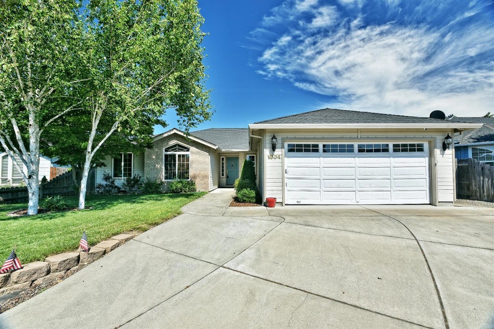 1804 Cottonwood Dr unit 1, Central Point, OR 97502 - photo 1